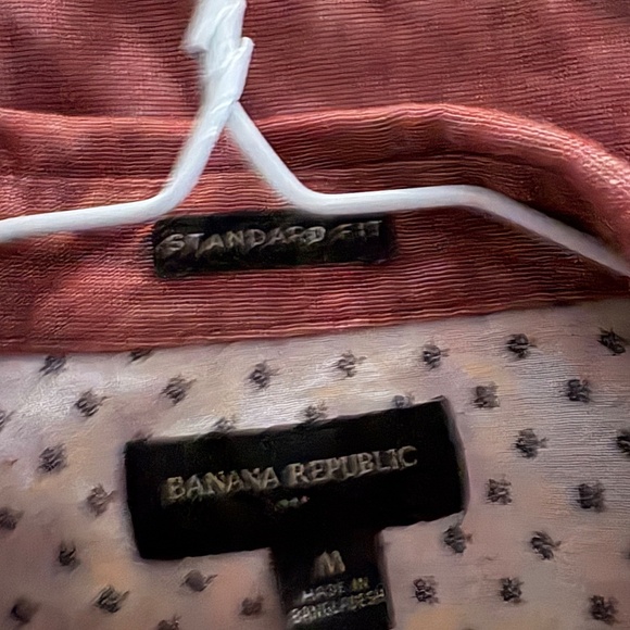 Banana Republic Medium red shortsleeve shirt - Picture 2 of 4